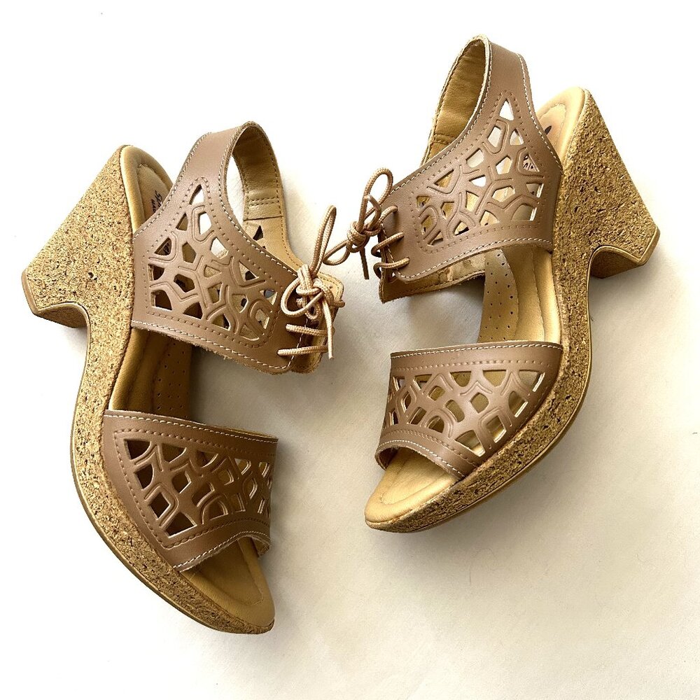 Spring Step Lamay Beige Leather Upper 3 1/4" Wedge 3/4" Platform 37/6.5 - 7